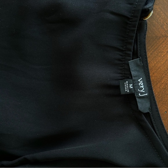 Very J | Black Sheath Ruffle Mini Sleeveless Dress - Picture 6 of 8